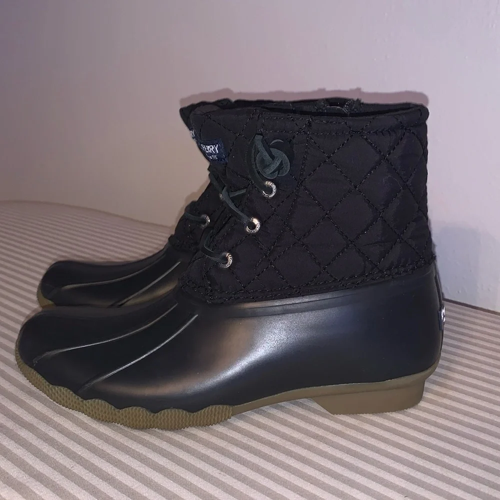 Sperry Saltwater Quilted Winter Boots Size 4